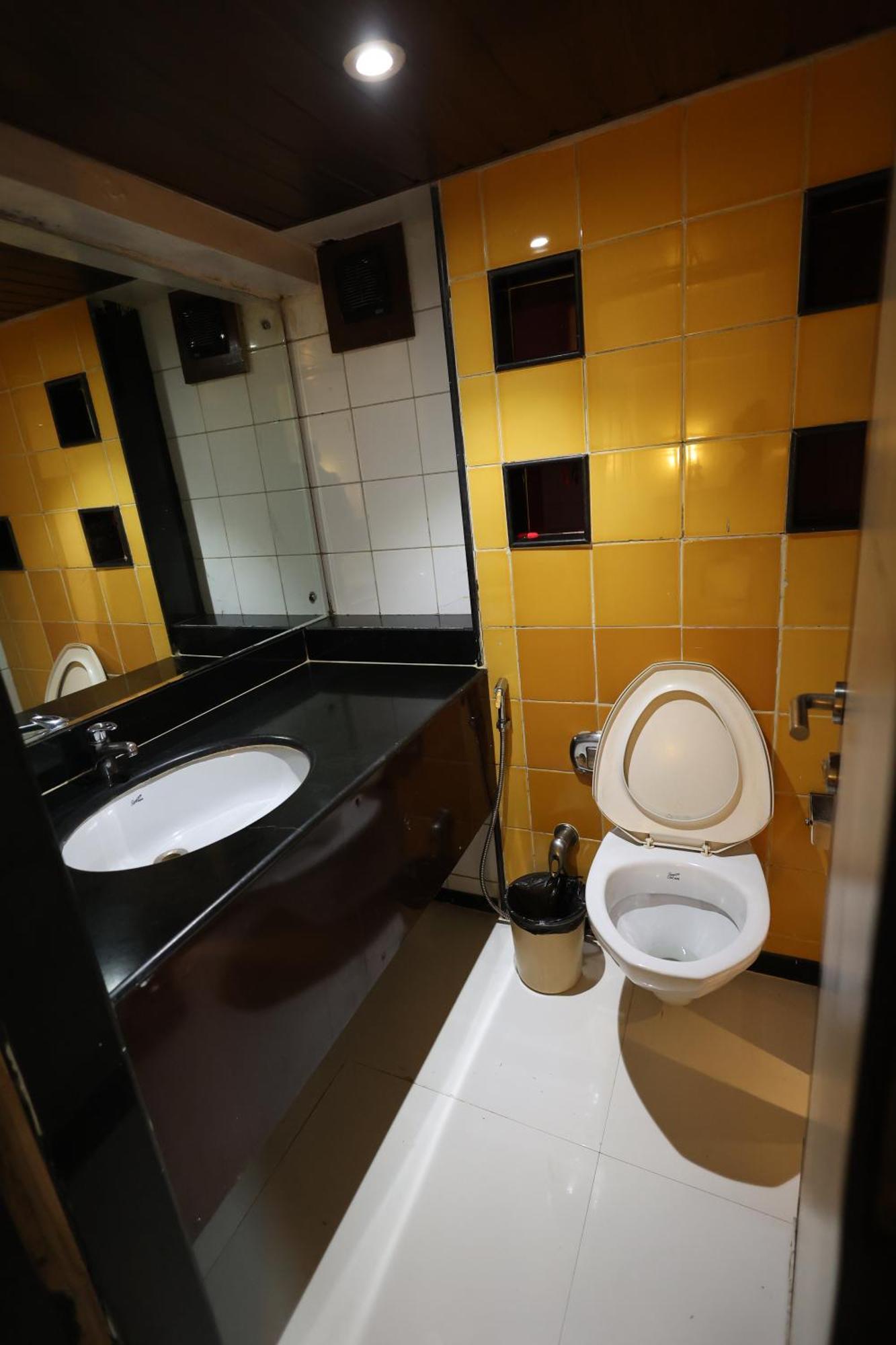 Quaint Suites Hotel & Banquet Mumbai Dış mekan fotoğraf
