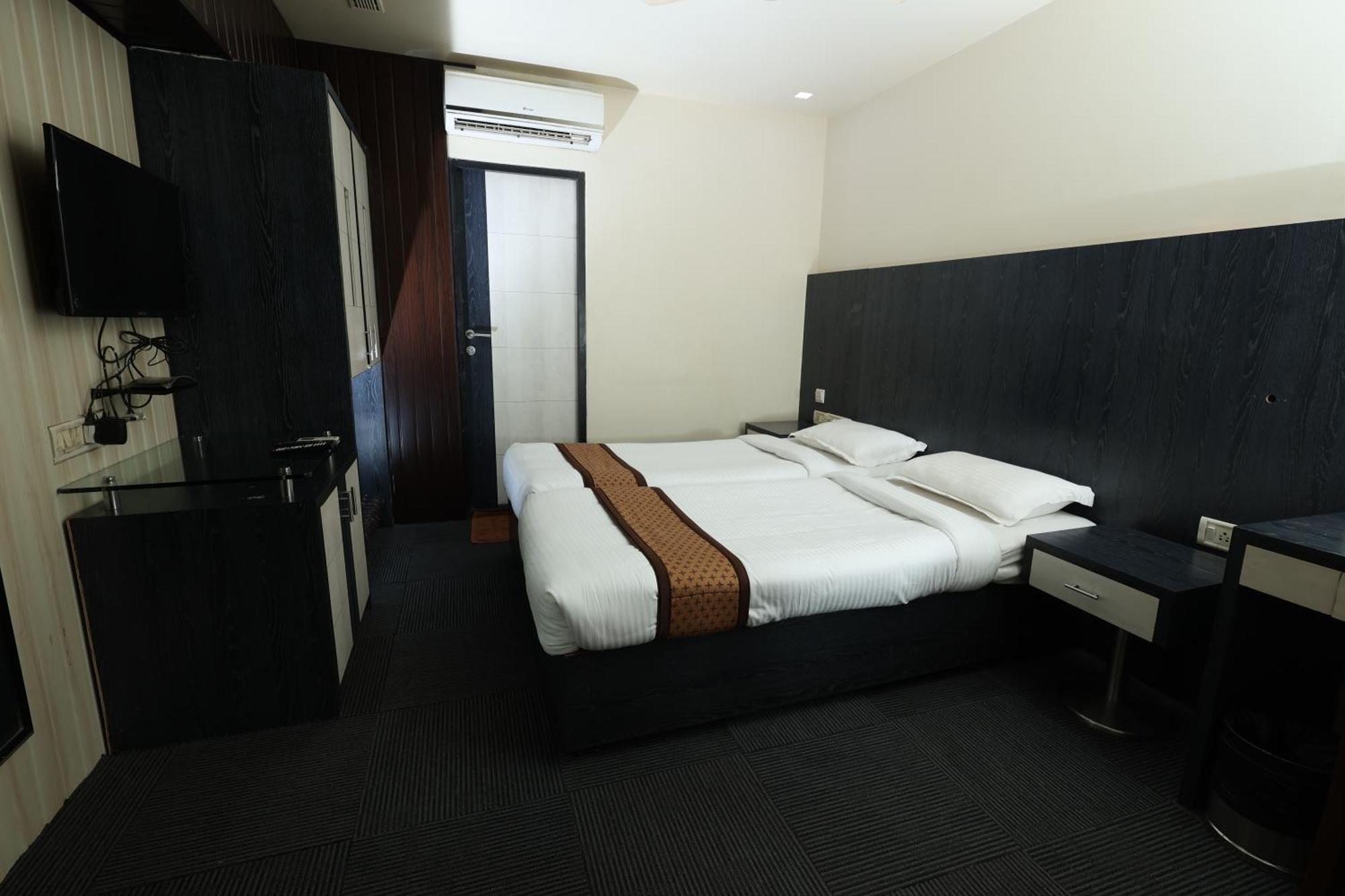 Quaint Suites Hotel & Banquet Mumbai Dış mekan fotoğraf