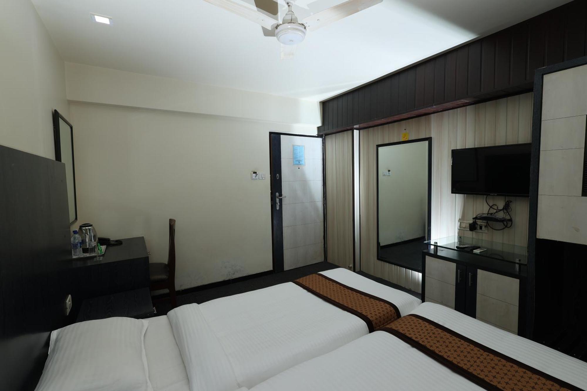 Quaint Suites Hotel & Banquet Mumbai Dış mekan fotoğraf