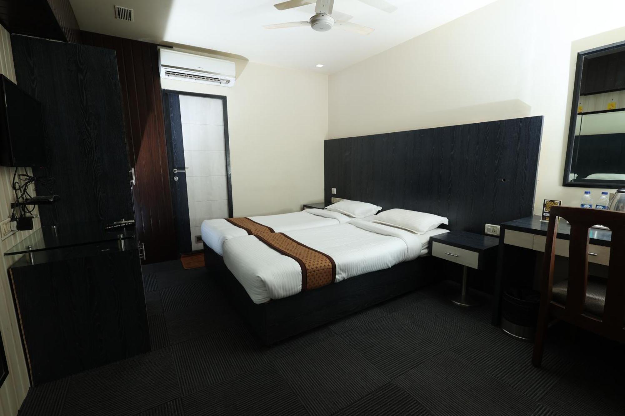 Quaint Suites Hotel & Banquet Mumbai Dış mekan fotoğraf